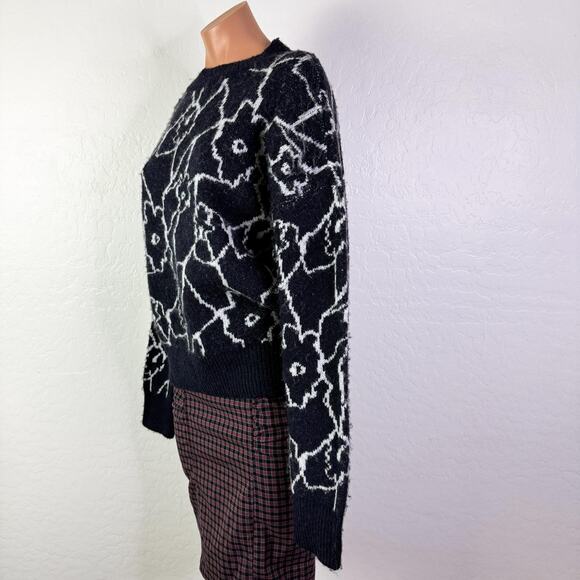 ASTR the Label Saira Floral Fuzzy Wool Blend Sweater Navy Academia Fall sz L NWT - Picture 7 of 11